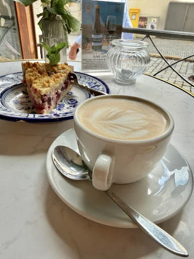 Café & Tagesbar Minoo Passau photo 9